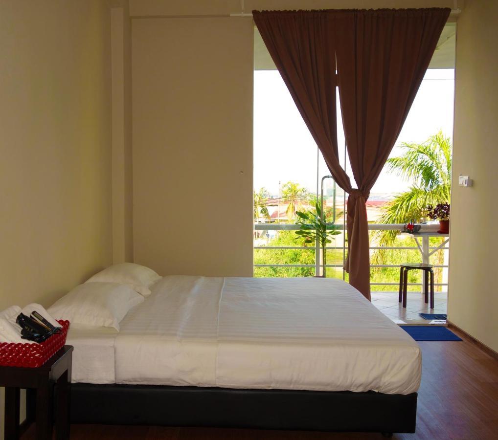 Ae Semporna Guesthouse 极潜旅店 Bagian luar foto