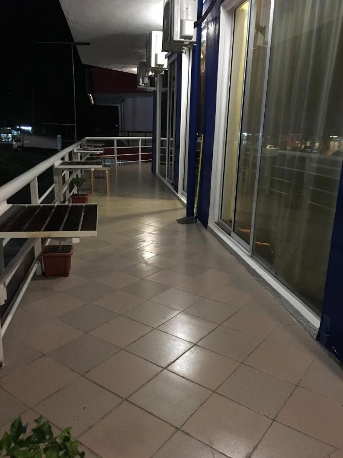 Ae Semporna Guesthouse 极潜旅店 Bagian luar foto