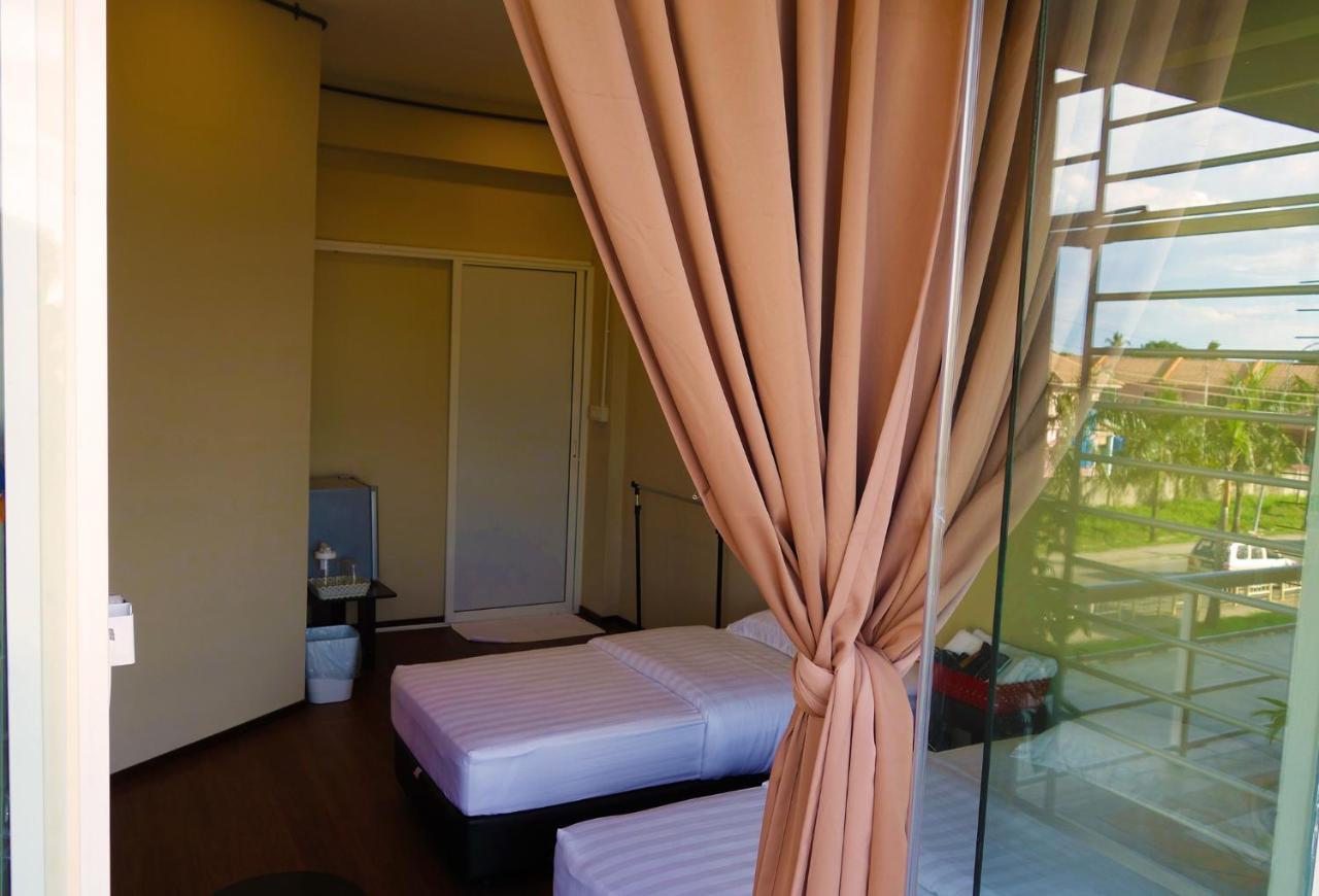 Ae Semporna Guesthouse 极潜旅店 Bagian luar foto