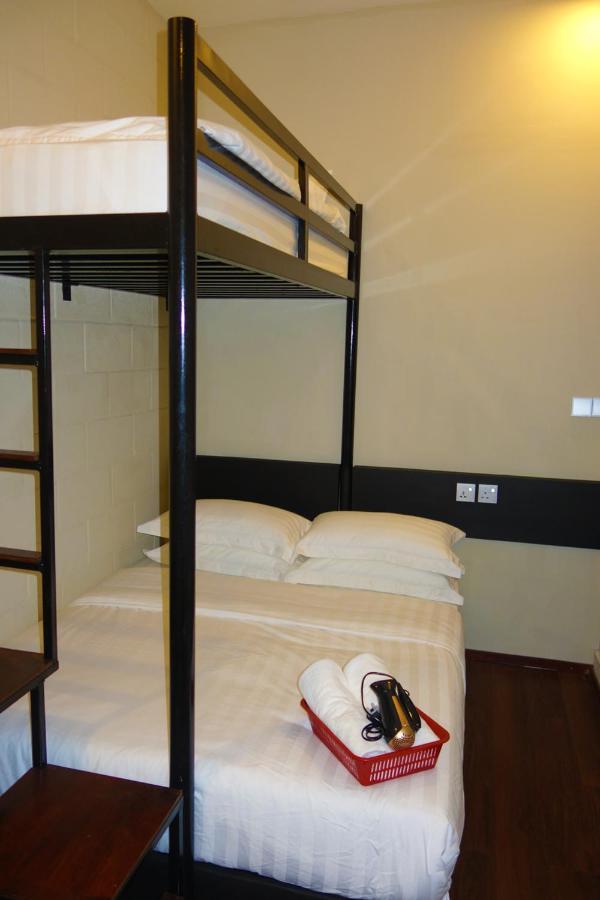 Ae Semporna Guesthouse 极潜旅店 Bagian luar foto