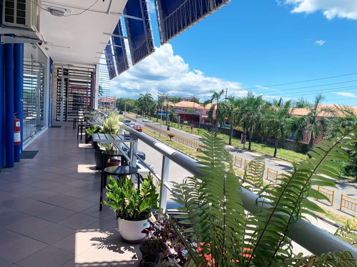 Ae Semporna Guesthouse 极潜旅店 Bagian luar foto